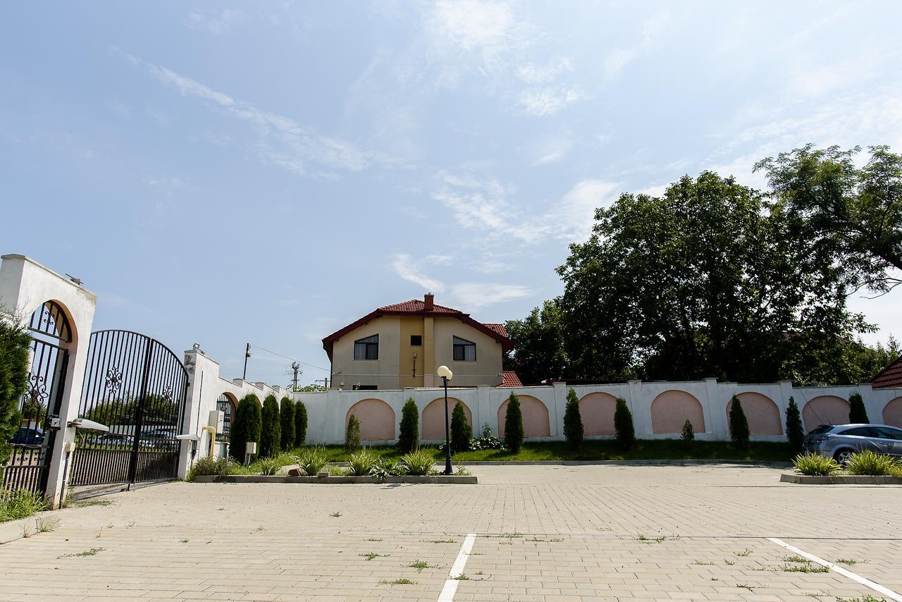 Carla'S Apartment, Airport & Train Station Shuttle Iasi Eksteriør bilde