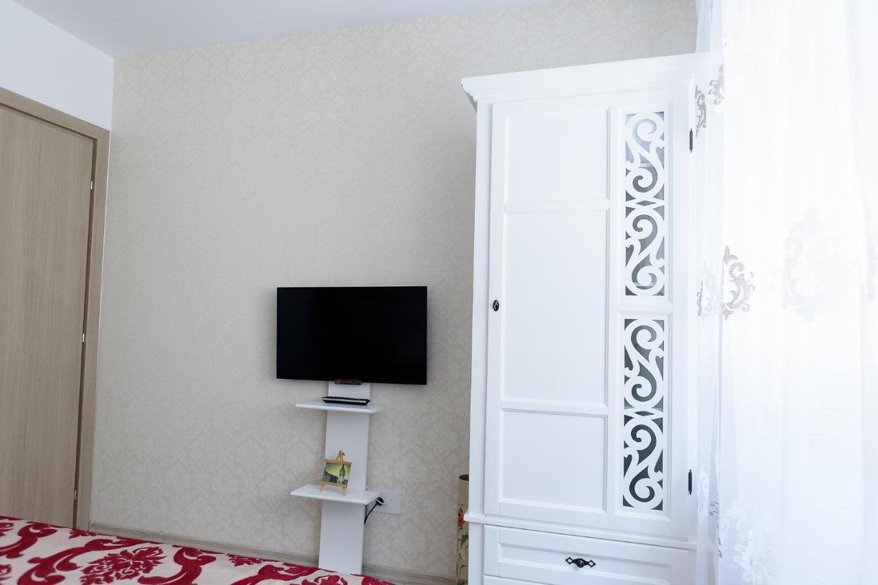 Carla'S Apartment, Airport & Train Station Shuttle Iasi Eksteriør bilde